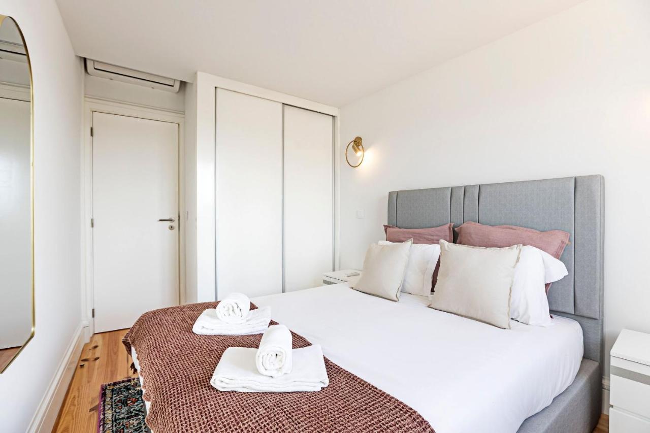 Modern Cativo Apartment By Lovelystay Porto Luaran gambar