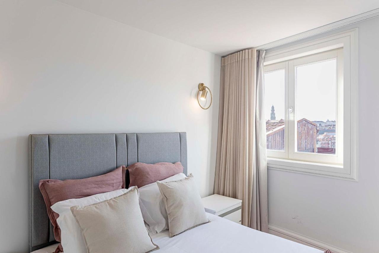 Modern Cativo Apartment By Lovelystay Porto Luaran gambar