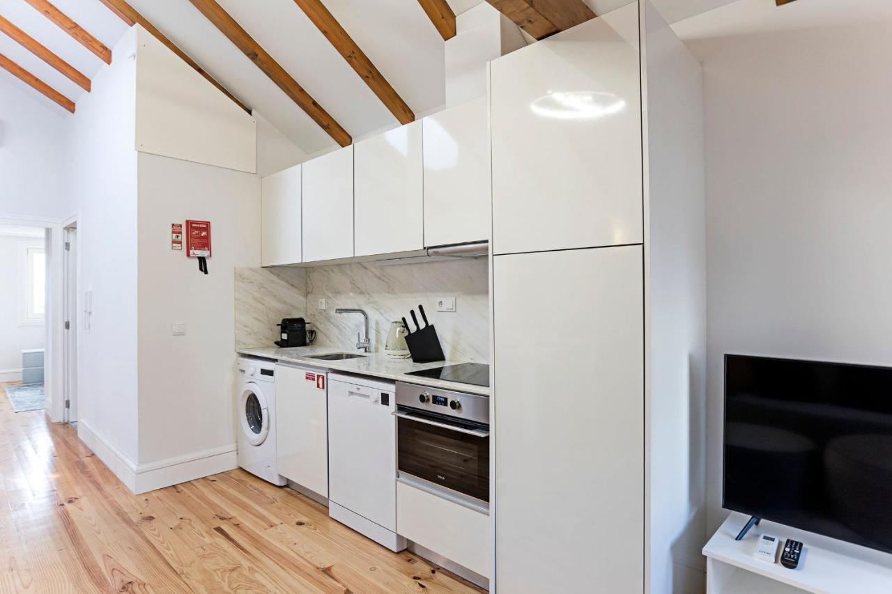 Modern Cativo Apartment By Lovelystay Porto Luaran gambar