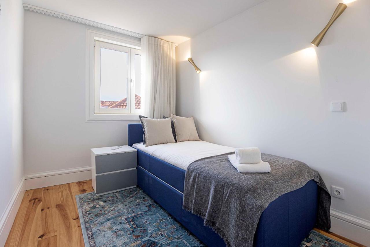 Modern Cativo Apartment By Lovelystay Porto Luaran gambar