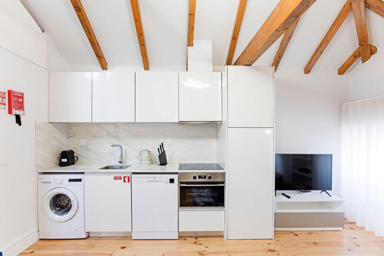 Modern Cativo Apartment By Lovelystay Porto Luaran gambar